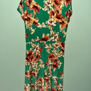 Ladies dress with bold colors. Designer Olivia Mathis. Size L.